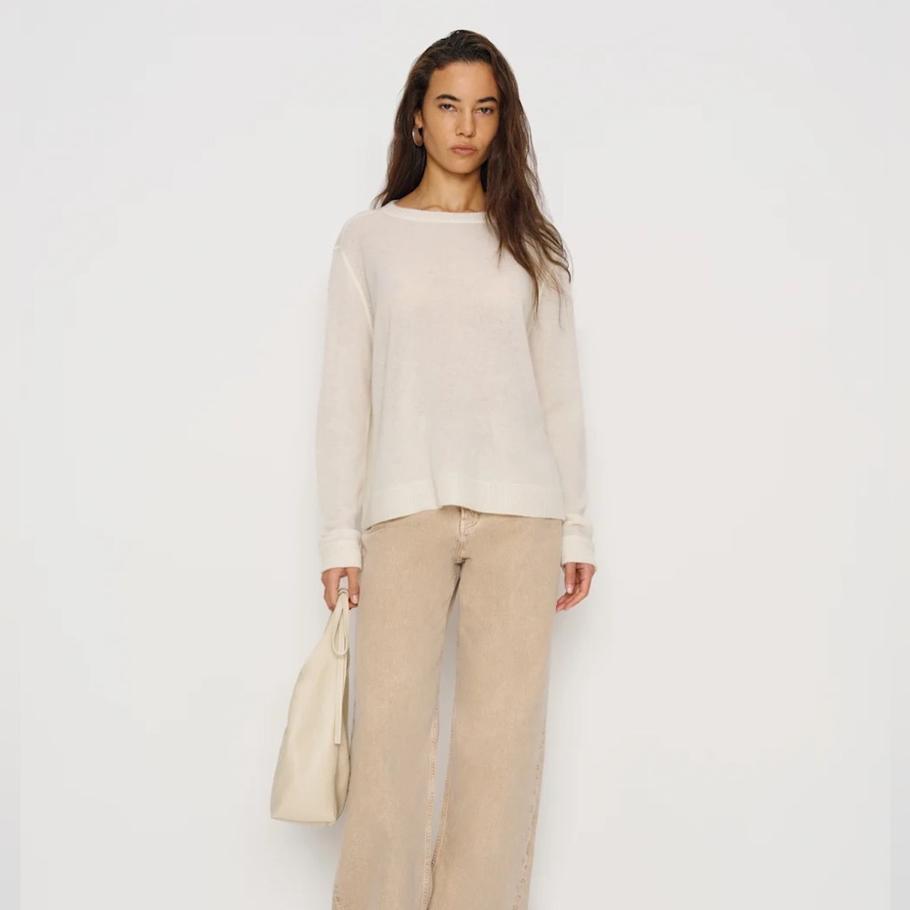 100% Cashmere Long Sleeve Sweater – Soft, Lightweight & Luxurious ✨